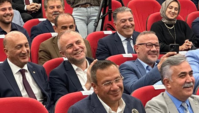 KELEŞ, ÖDÜL  TÖRENİNE KATILDI