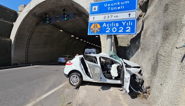 TÜNEL GİRİŞİNDE TRAFİK KAZASI