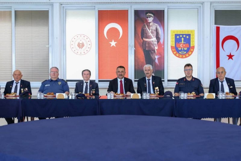 VALİ HACIBEKTAŞOĞLU, KIBRIS GAZİLERİYLE BİR ARAYA GELDİ - 3