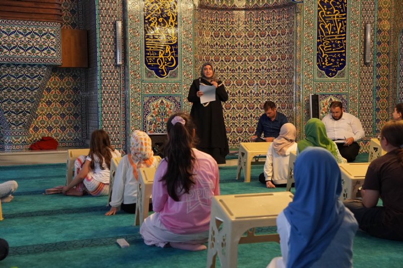 KUR´AN KURSU  ÖĞRENCİLERİ YARIŞTI - 1