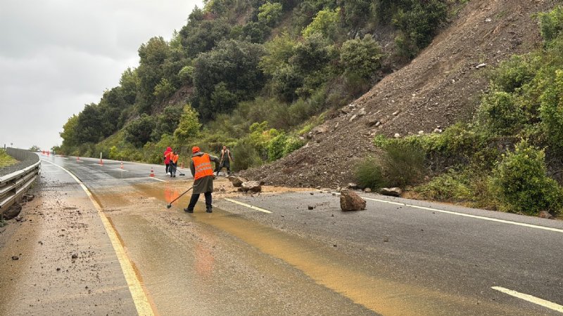 Alaplı-Akçakoca yolunda heyelan - 3