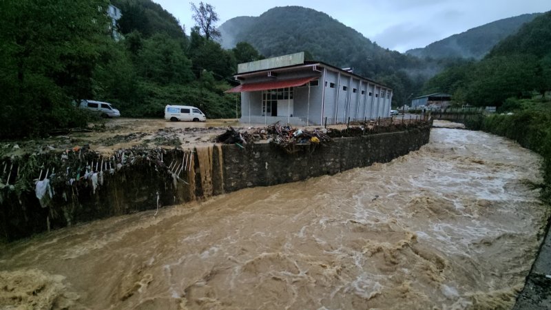 Dere taştı, sanayi sitesini su bastı - 2