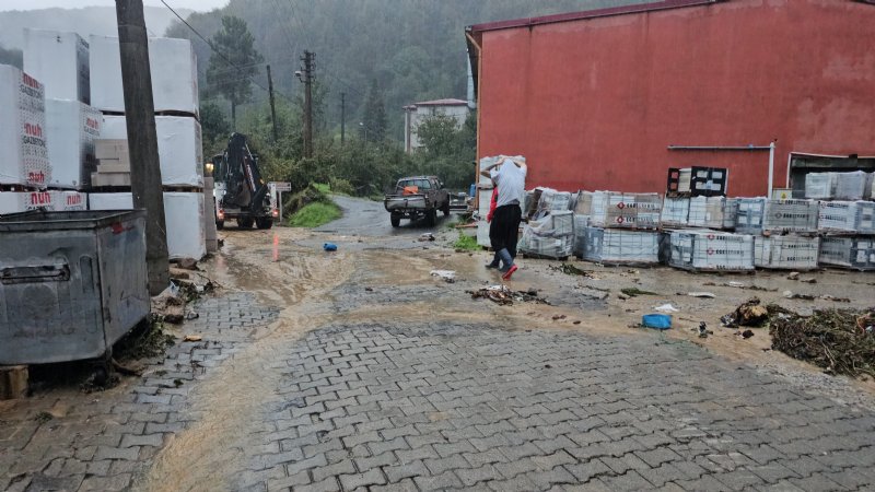 Dere taştı, sanayi sitesini su bastı - 3