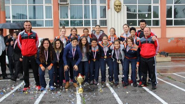 Ereğli Lisesi Kız Futbol Takımı Türkiye Şampiyonu oldu