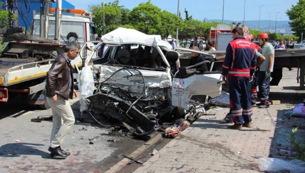 Tersaneler Bölgesinde trafik kazası: 4 yaralı