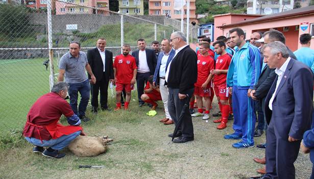 Zonguldak Süper Amatör Küme futbol sezonu kurban kesilerek açıldı