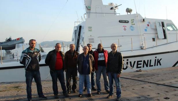 Yan yatan geminin 8 personeli kurtarıldı