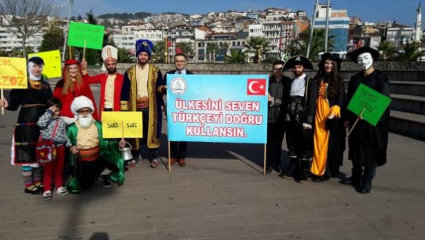 Doğru Türkçe için kostümlü etkinlik