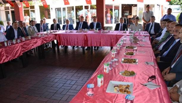 Alaplı´da bayramlaşma birlik beraberlik gününe dönüştü