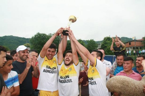 Şehit Kader Acar Futbol Turnuvası şampiyonu Sücüllüspor